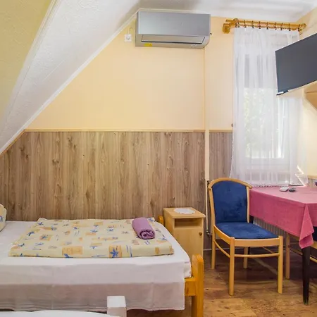 Fueredi Apartment *